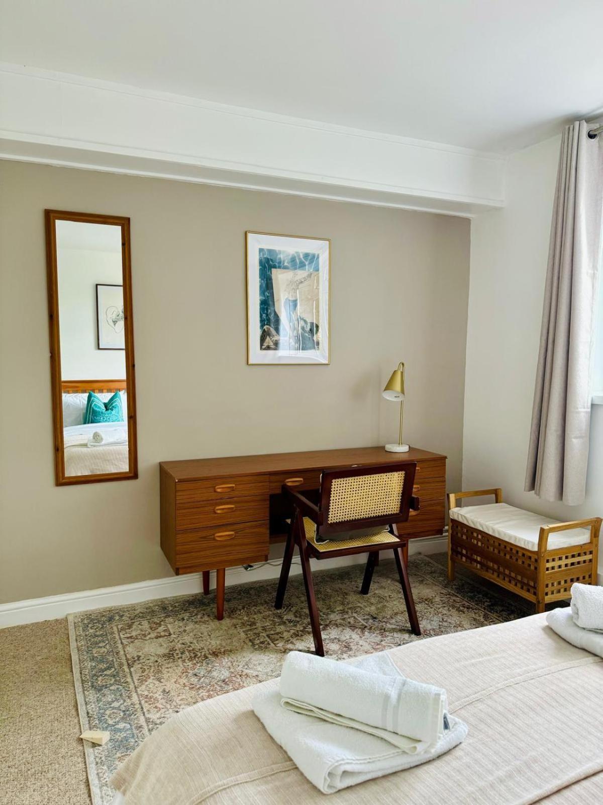 Modern Flat At Selden House Londra