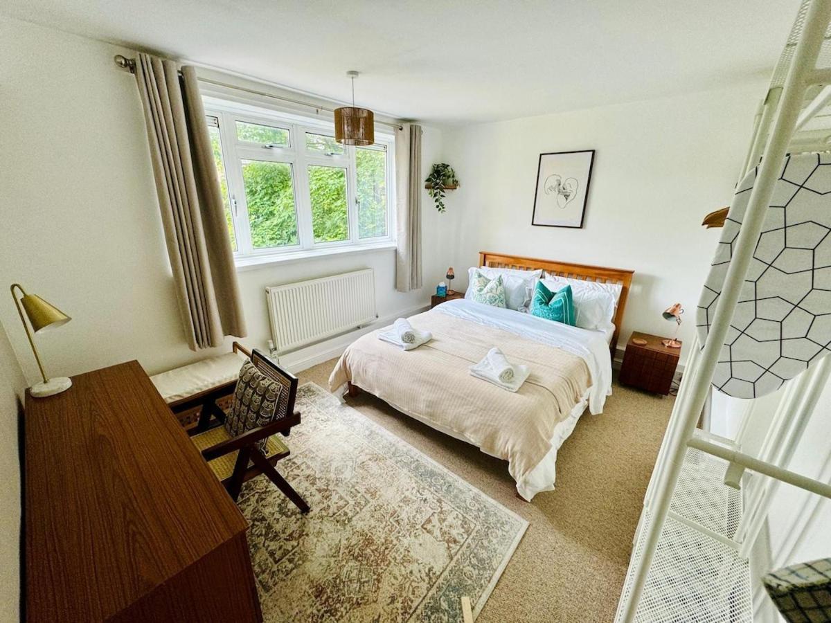 Appartamento Modern Flat At Selden House Londra