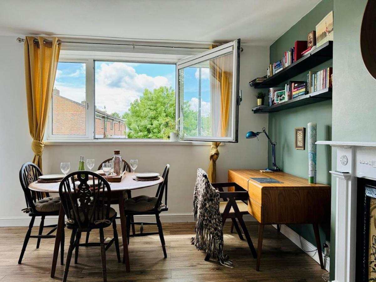 Modern Flat At Selden House *