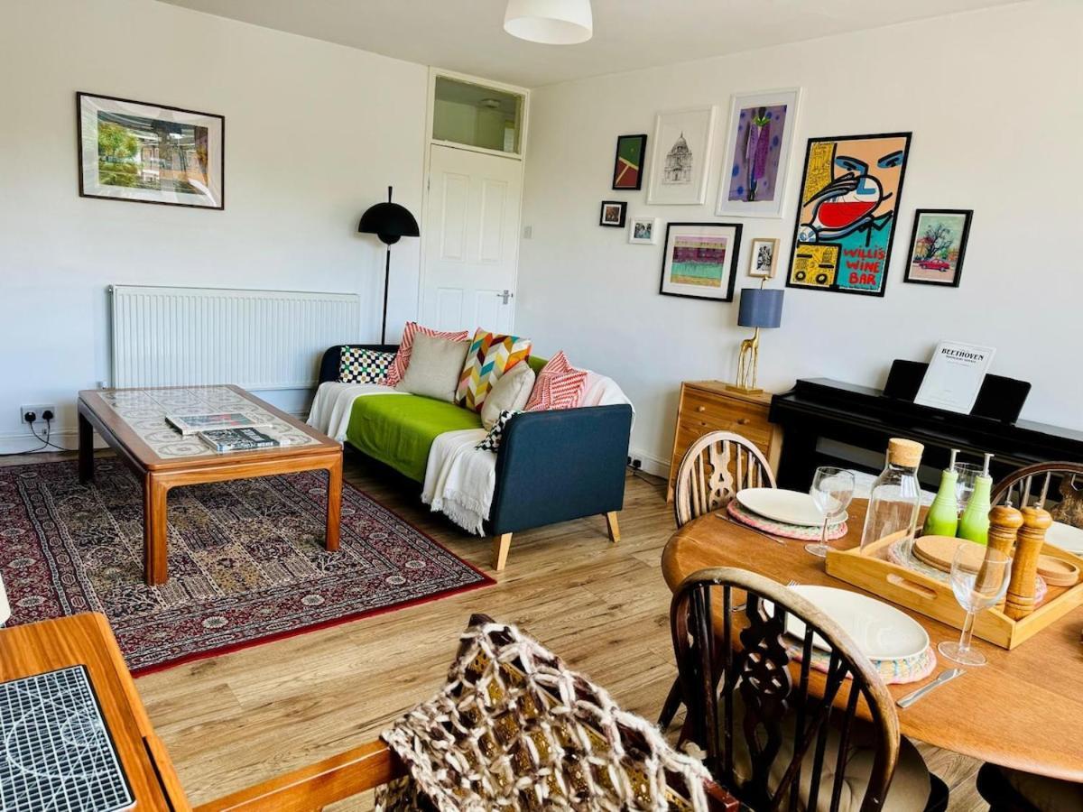 Appartamento Modern Flat At Selden House Londra