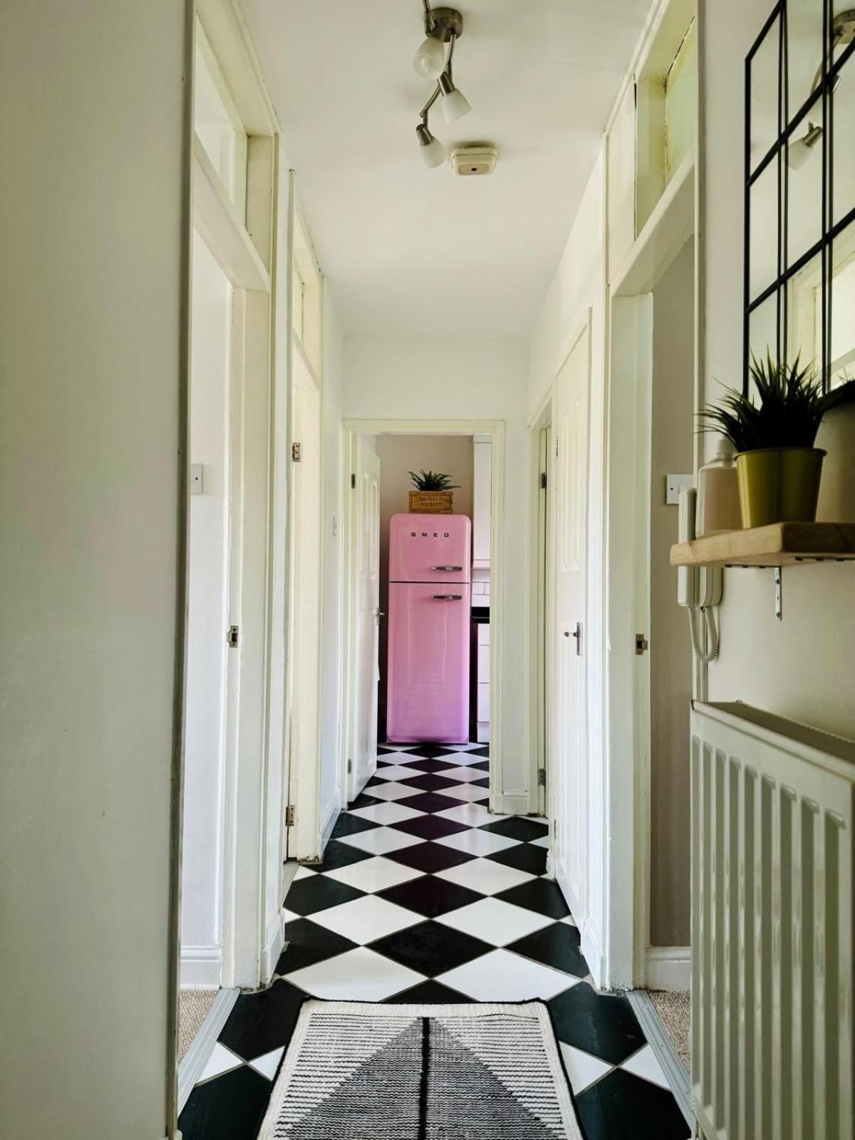 Modern Flat At Selden House Appartamento Londra